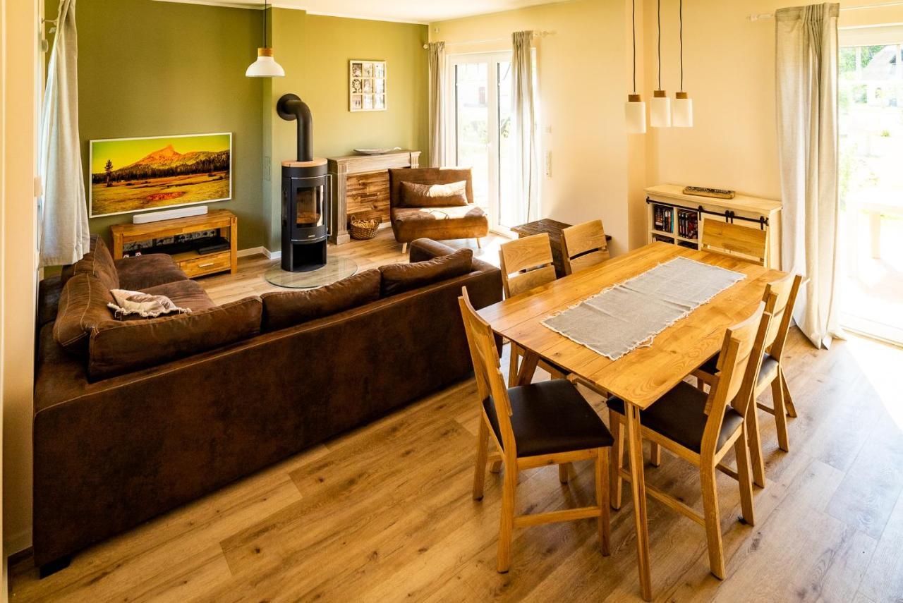 Luxusferienhaus Fuchsbau - Mit Netflix, Playstation, Sauna, Sportraum Und Kamin Zirchow Exterior foto